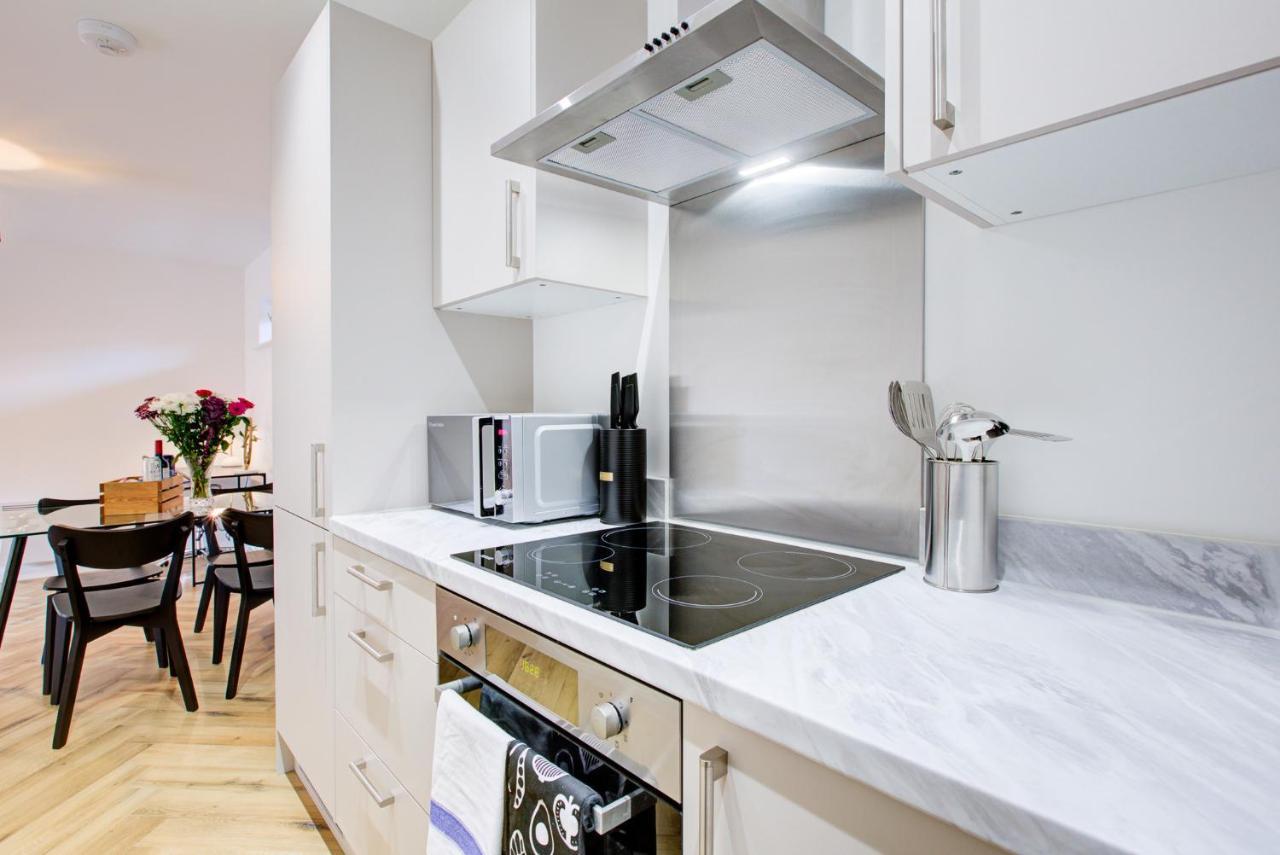 Hybrid Resi - Mitcham Close To Tooting And Wimbledon Eksteriør bilde