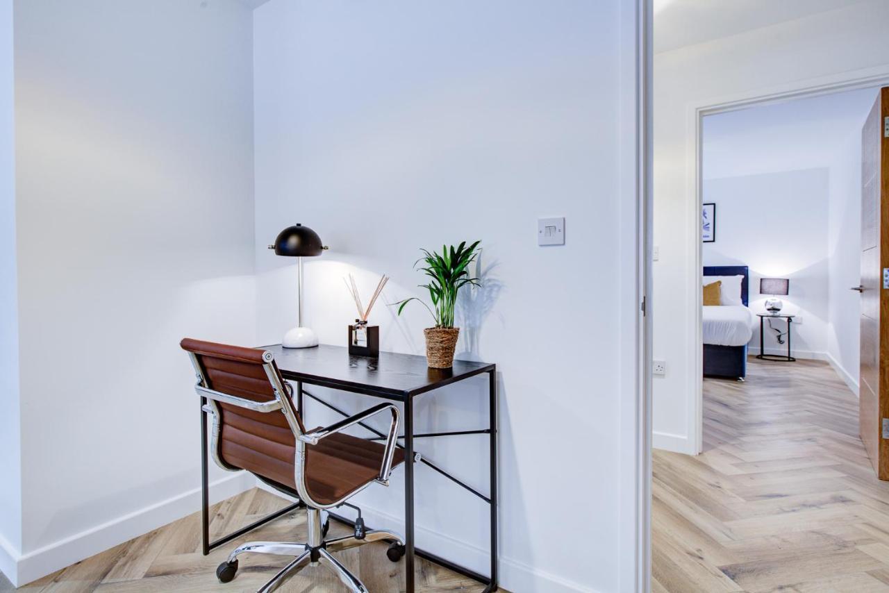 Hybrid Resi - Mitcham Close To Tooting And Wimbledon Eksteriør bilde