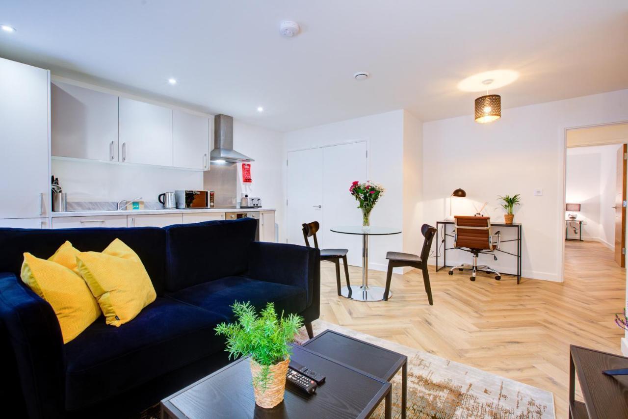 Hybrid Resi - Mitcham Close To Tooting And Wimbledon Eksteriør bilde