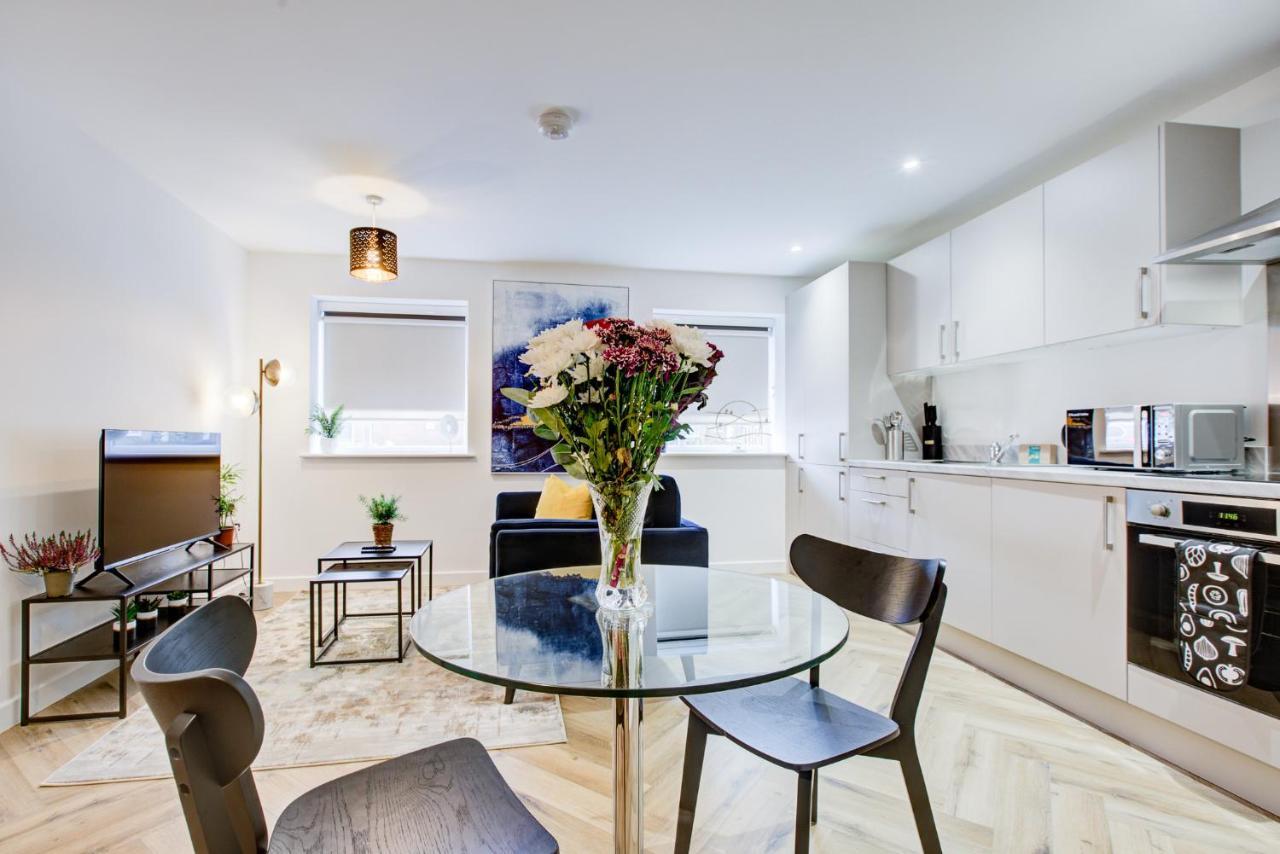 Hybrid Resi - Mitcham Close To Tooting And Wimbledon Eksteriør bilde