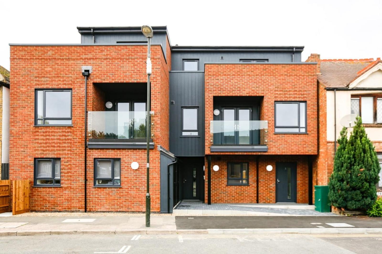 Hybrid Resi - Mitcham Close To Tooting And Wimbledon Eksteriør bilde