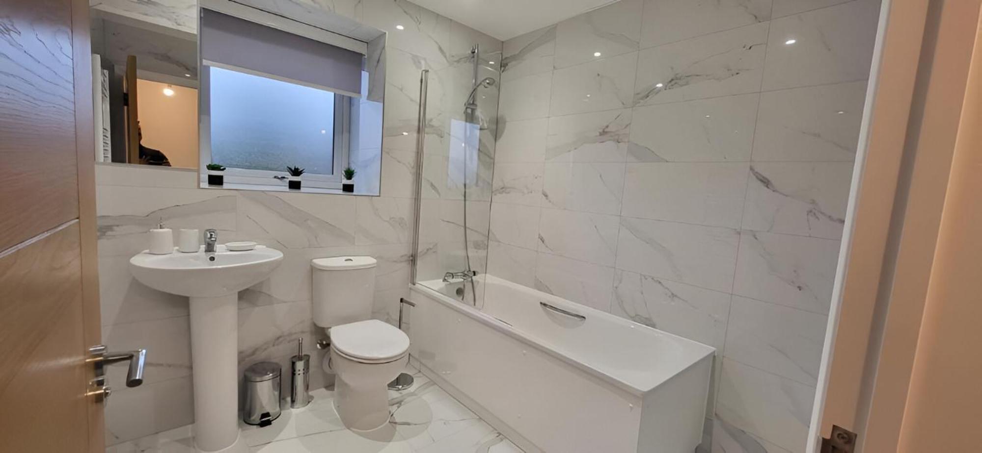 Hybrid Resi - Mitcham Close To Tooting And Wimbledon Eksteriør bilde