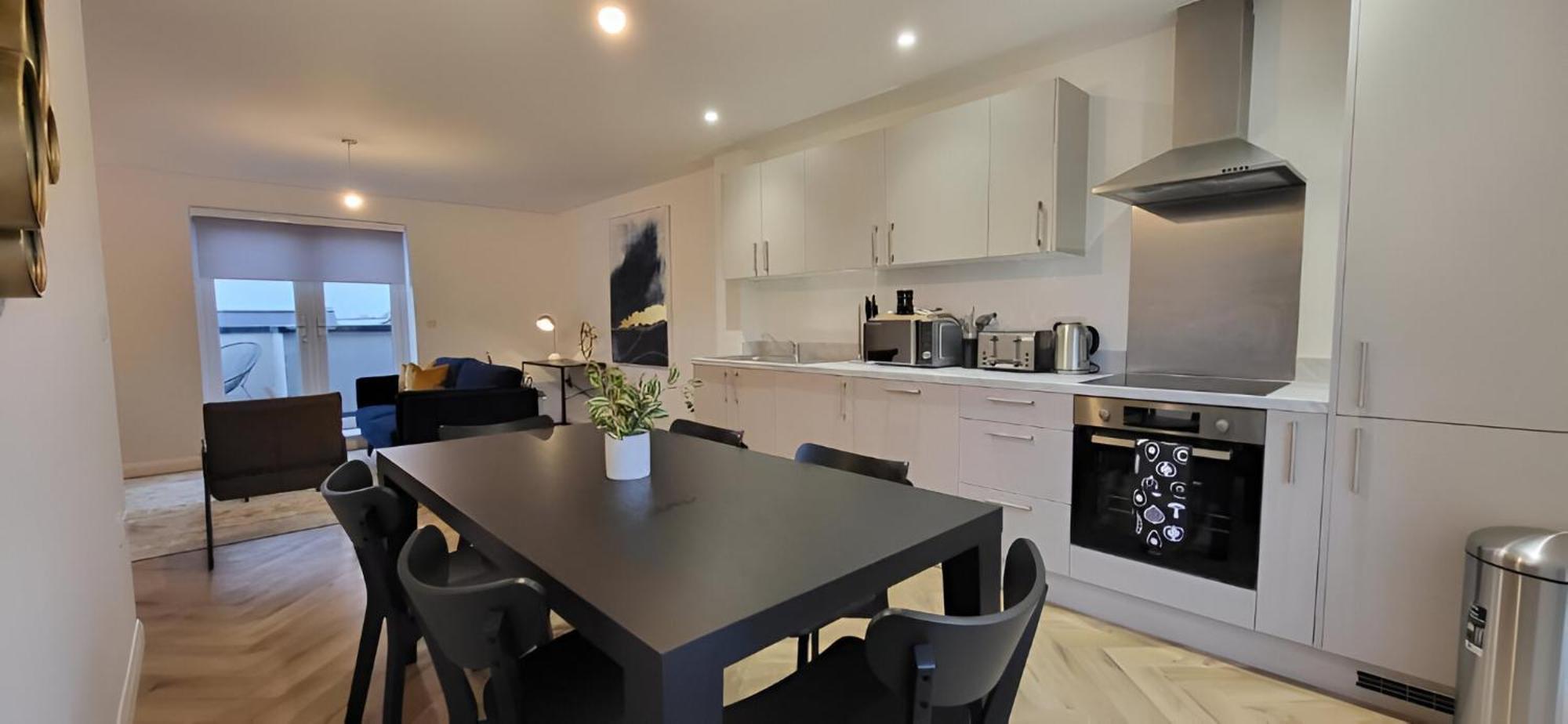Hybrid Resi - Mitcham Close To Tooting And Wimbledon Eksteriør bilde